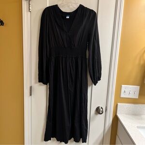 Old‎ Navy Black Long Sleeve V-Neck Sundress